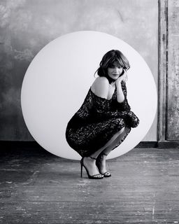 Helena Christensen feet photo thumbnail