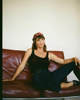 Helena Christensen feet photo thumbnail