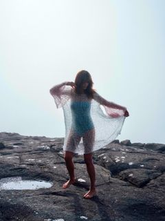 Helena Christensen feet photo thumbnail