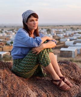 Helena Christensen feet photo 1