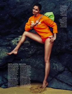 Helena Christensen feet photo thumbnail