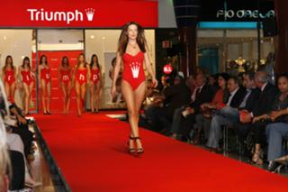 Helena Coelho feet photo 13