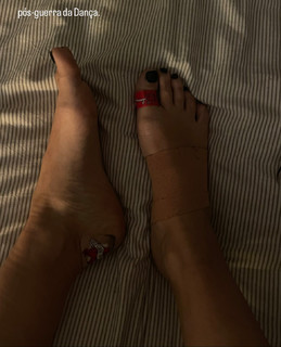 Helena Coelho feet photo 4