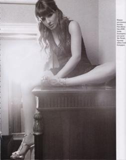 Helena Paparizou feet photo thumbnail