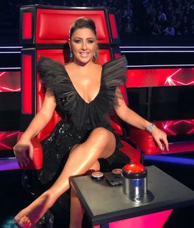 Helena Paparizou feet photo thumbnail