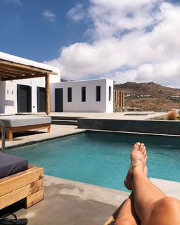 Helena Paparizou feet photo thumbnail