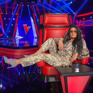 Helena Paparizou feet photo thumbnail