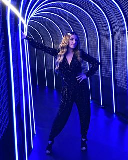 Helena Paparizou feet photo thumbnail