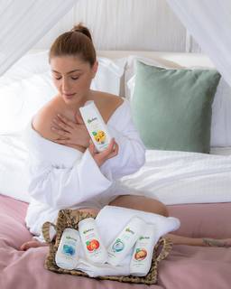 Helena Paparizou feet photo thumbnail