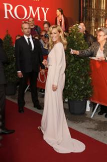 Helene Fischer feet photo thumbnail