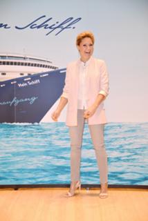 Helene Fischer feet photo thumbnail