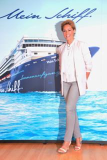 Helene Fischer feet photo thumbnail