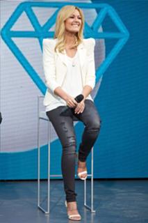 Helene Fischer feet photo thumbnail
