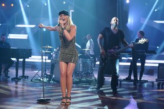 Helene Fischer feet photo thumbnail