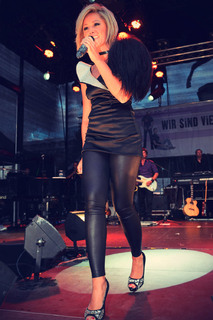 Helene Fischer feet photo thumbnail