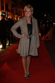 Helene Fischer feet photo thumbnail