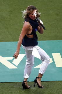 Helene Fischer feet photo thumbnail