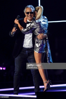 Helene Fischer feet photo thumbnail