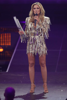 Helene Fischer feet photo thumbnail