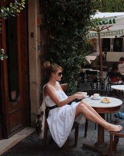 Helene Joy feet photo 5