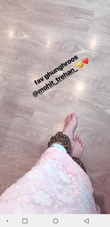 Helly Daruwala feet photo 1