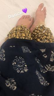 Helly Daruwala feet photo 3