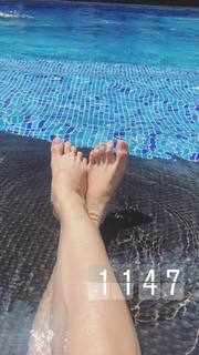 Helly Daruwala feet photo 4