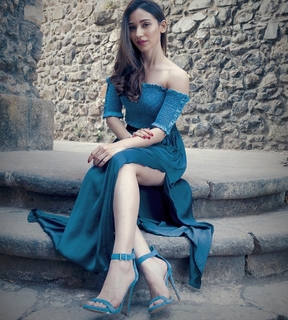 Helly Daruwala feet photo 3