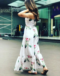 Helly Daruwala feet photo 10
