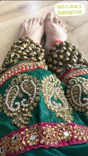 Helly Daruwala feet photo 8