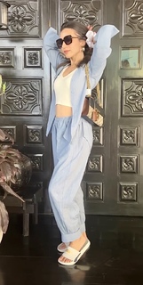 Helly Daruwala feet photo 1