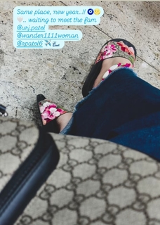 Helly Daruwala feet photo 16