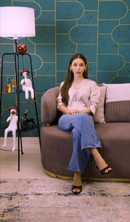 Helly Daruwala feet photo 13
