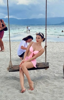 Helly Daruwala feet photo 11
