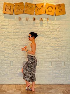 Helly Daruwala feet photo 5