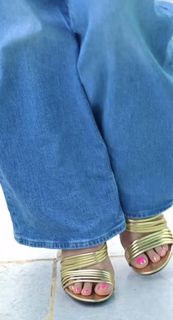Helly Daruwala feet photo 12