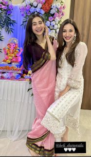 Helly Daruwala feet photo 9
