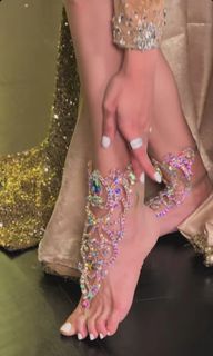 Helly Daruwala feet photo 19