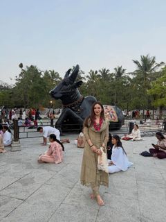 Helly Daruwala feet photo 12