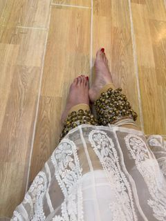 Helly Daruwala feet photo 11
