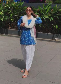 Helly Daruwala feet photo 3
