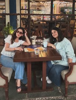 Helly Daruwala feet photo 2