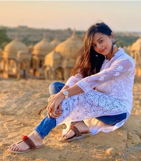 Helly Shah feet photo 3