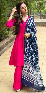 Helly Shah feet photo 18