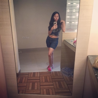 Helly Shah feet photo 6