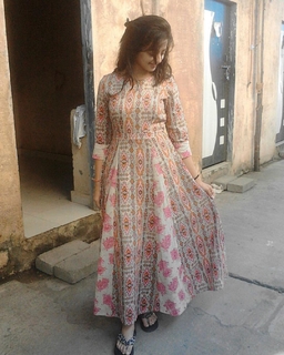 Helly Shah feet photo 2