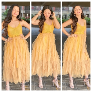 Helly Shah feet photo 9