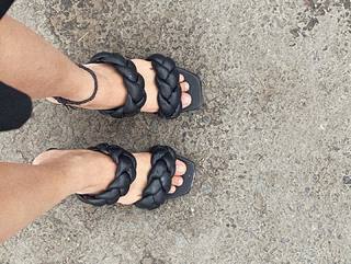 Helly Shah feet photo 9