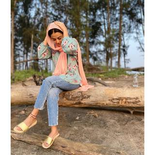 Helly Shah feet photo 14