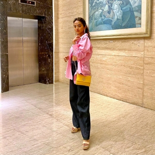 Helly Shah feet photo 2